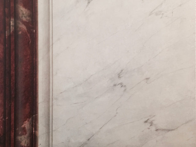 https://decor-evasion-am.com/wp-content/uploads/2017/10/marbre-blanc-veine-moulure-rouge-langedoc-640x480.jpg